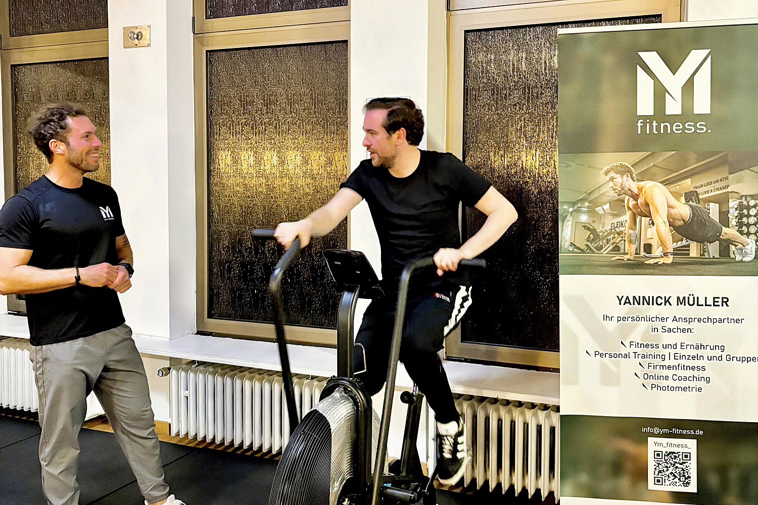 Von links: Yannik M�ller (YM Fitness) und Andreas Sturm MdL. (Foto: Melkus)
